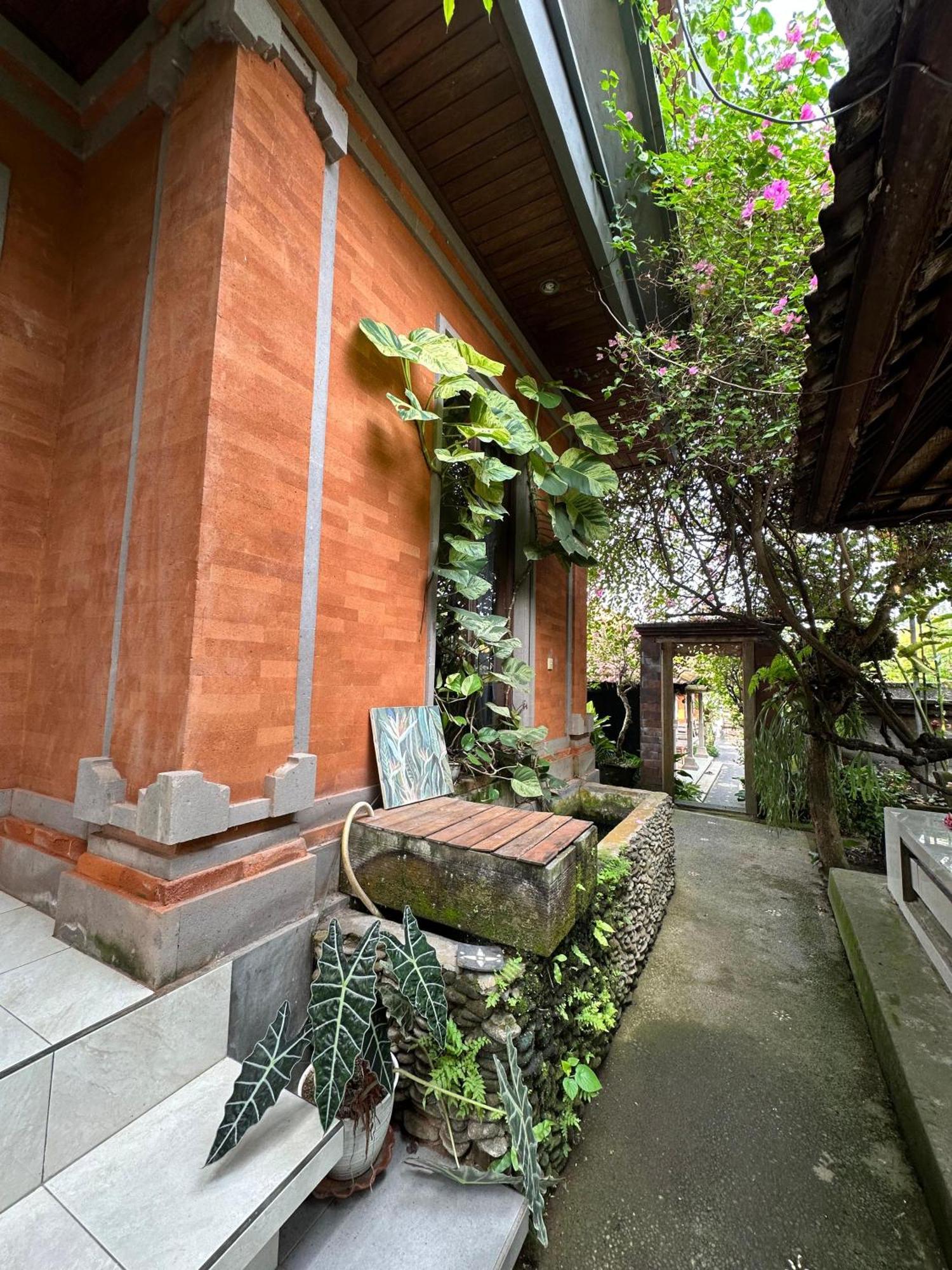 Tagel Karsa House Hotel Ubud Exterior foto